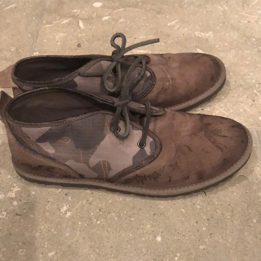 Ugg camouflage genuine leather & textile chukka boot, size 7